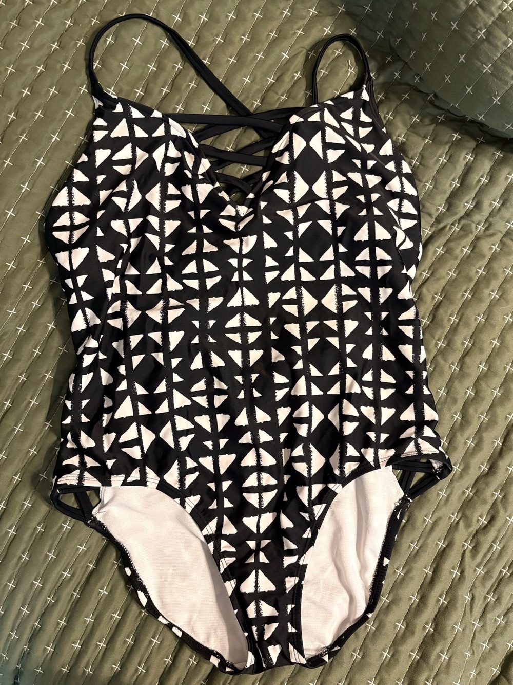 Time and Tru Black & White Geometric Crisscross One-Piece Swimsuit Size L